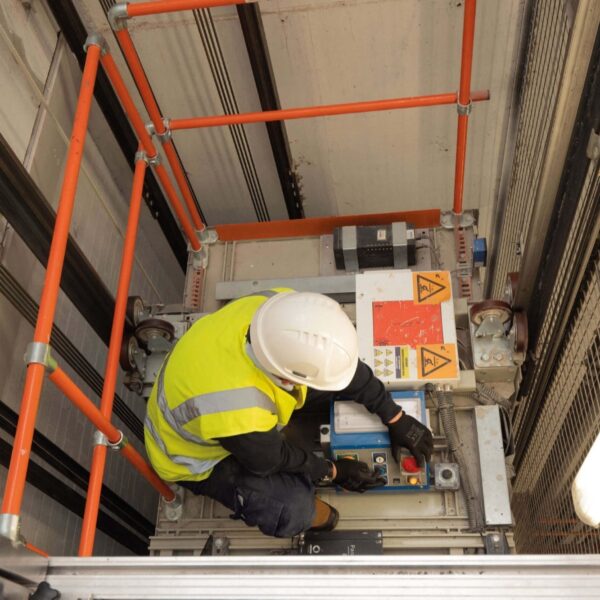 هل تعرف أفضل شركة صيانة مصاعد بالسعودية؟