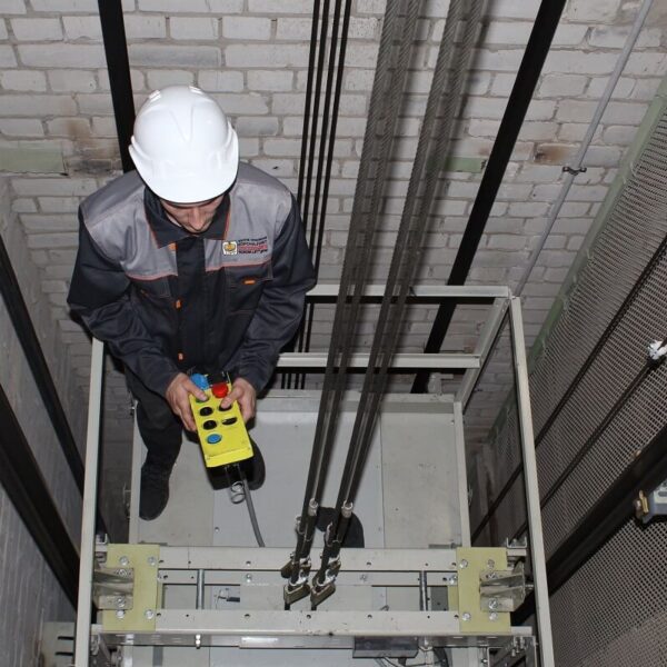 صيانة المصاعد: لماذا تعتبر جزء من اختيار شركة تركيب مصاعد محترفة