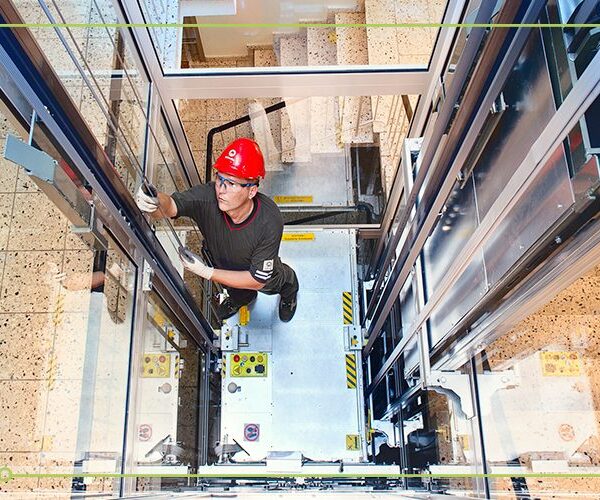 أنواع المصاعد المناسبة للمنازل الصغيرة