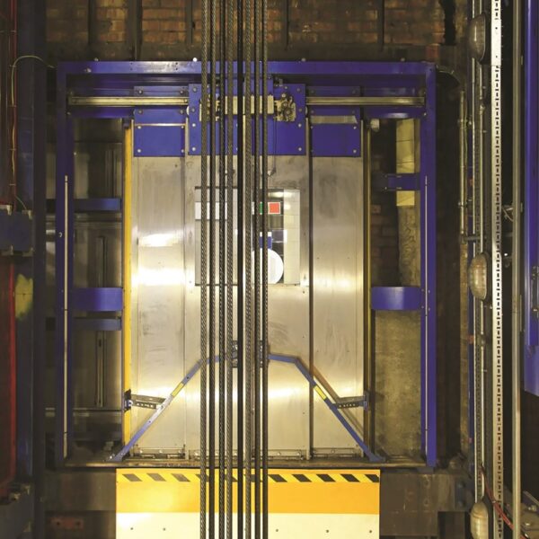 هل تعلم كيف تؤثر جودة التركيب على أداء وسلامة المصاعد؟