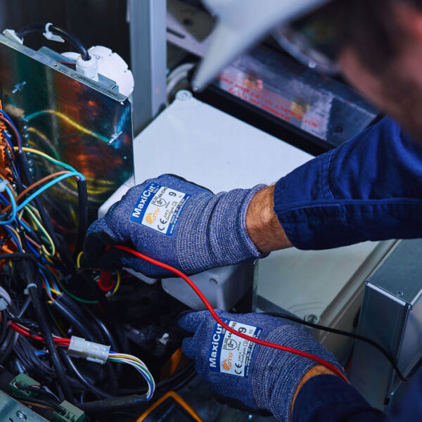 كل خطوة في اختيار شركة تركيب مصاعد تصنع فرق كبير في الأمان