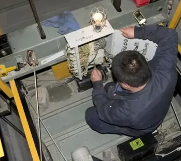 كل ما تحتاج تعرفه عن اختيار شركة تركيب مصاعد موثوقة في المملكة