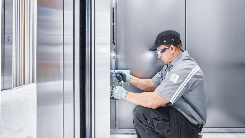 هل تعلم كيف تختار المصعد المناسب لمنزلك أو مشروعك التجاري؟ إليك الدليل الشامل!