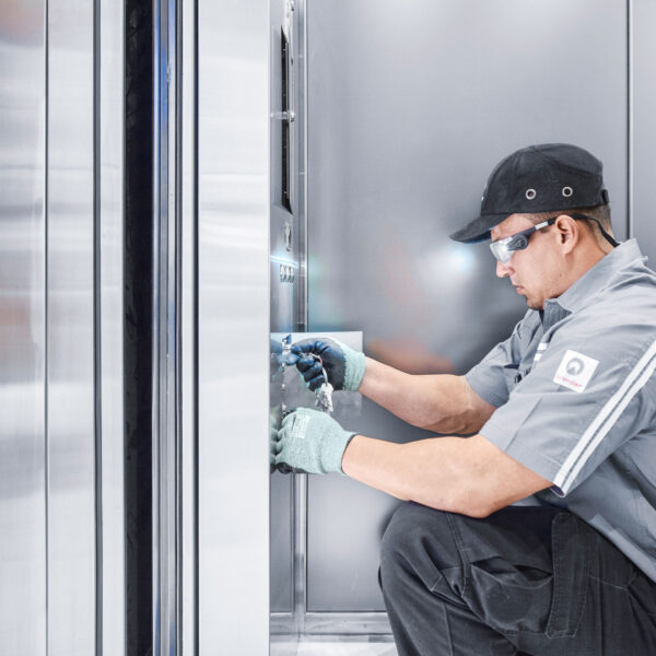 هل تعلم كيف تختار المصعد المناسب لمنزلك أو مشروعك التجاري؟ إليك الدليل الشامل!