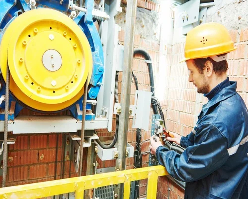 في اختيار شركة تركيب مصاعد لماذا تعتبر الخبرة عامل حاسم ؟